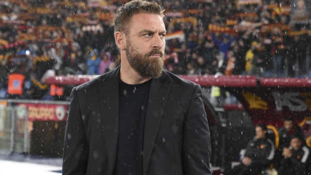 ROME, ITALY - FEBRUARY 10: AS Roma coach Daniele De Rossi  during the Serie A TIM match between AS Roma and FC Internazionale - Serie A TIM  at Stadio Olimpico on February 10, 2024 in Rome, Italy. (Photo by Luciano Rossi/AS Roma via Getty Images)
