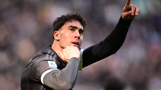 Juventus Serbian forward Dusan Vlahovic celebrates after scoring a goal during the Italian Serie A football match Juventus vs Frosinone on February 25, 2024 at the Allianz Stadium in Turin. (Photo by MARCO BERTORELLO / AFP)