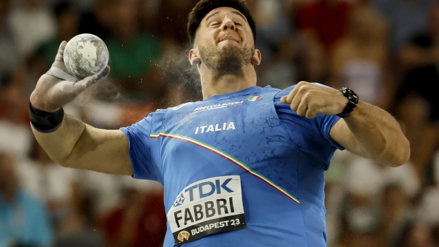 epa10808378 Leonardo Fabbri of Italy competes in the Men's Shot Put final at the World Athletics Championships Budapest, Hungary, 19 August 2023.  EPA/ROBERT GHEMENT