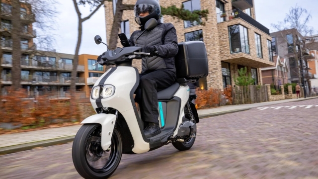 yamaha_NEOS_Delivery