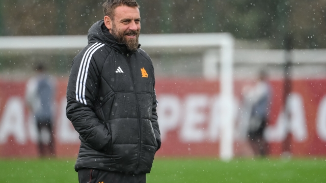ROME, ITALY - MARCH 01: AS Roma coach Daniele De Rossi during a training session at Centro Sportivo Fulvio Bernardini on March 01, 2024 in Rome, Italy. (Photo by Fabio Rossi/AS Roma via Getty Images)