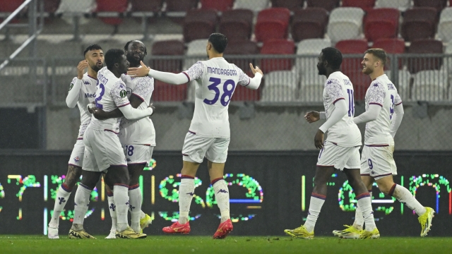 Fiorentina\'s M\'Bala Nzola celebrates with teammates after scoring his side\'s opening goal during the Europa Conference League round of 16 first leg soccer match between Maccabi Haifa and Fiorentina at the Boszik Arena in Budapest, Thursday, March 7, 2024. (AP Photo/Denes Erdos)   Associate dPress / LaPresse Only italy  and spain