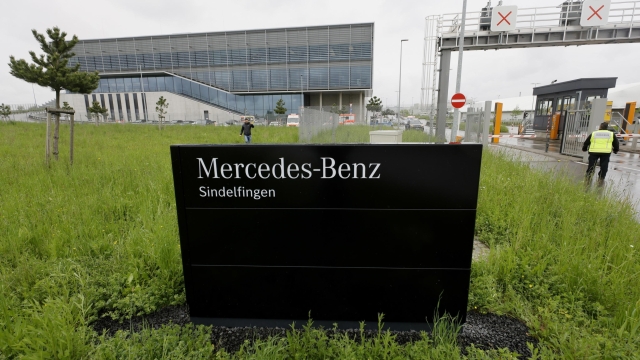 epaselect epa10620494 An exterior view of the Mercedes factory where a shooting took place in Sindelfingen, Germany, 11 May 2023. According to police, one person died and at least one other was seriously injured in a shooting at the Mercedes-Benz plant, the perpetrator was arrested. The investigation into the motive is ongoing.  EPA/RONALD WITTEK