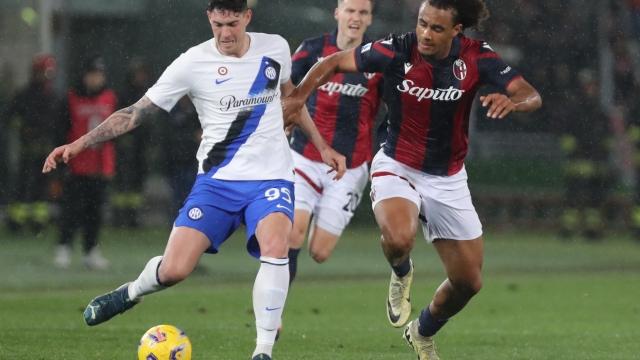 Alessandro Bastoni (Inter) competes for the ball with Joshua Zirkzee (Bologna f.c.)   during Serie A Tim match between Bologna and Inter FC - Serie A TIM at Renato Dall'Ara Stadium - Sport, Soccer - Bologna, Italy - Saturday March 9, 2024 (Photo by Michele Nucci/LaPresse)