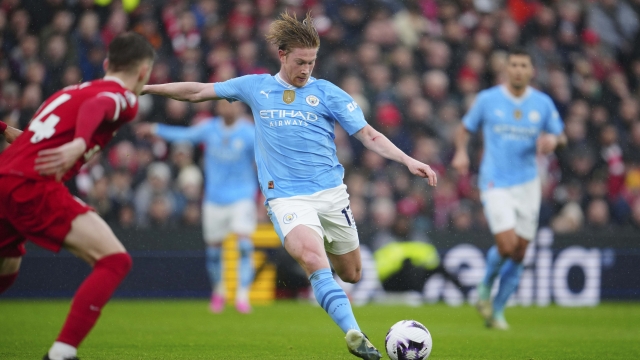 Manchester City's Kevin De Bruyne makes an attempt to score during the English Premier League soccer match between Liverpool and Manchester City, at Anfield stadium in Liverpool, England, Sunday, March 10, 2024. (AP Photo/Jon Super)     Associated Press / LaPresse Only italy and Spain