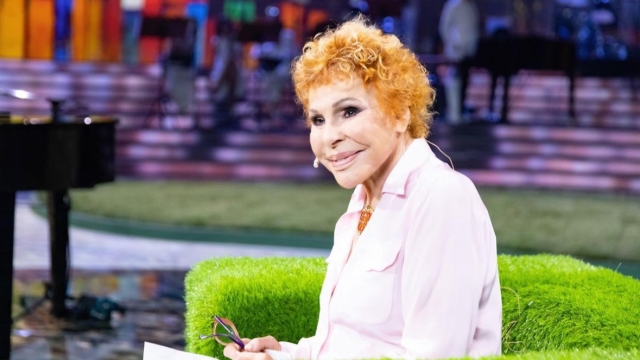 Ornella Vanoni a 89 anni tra la tv e i concerti a Roma e Milano