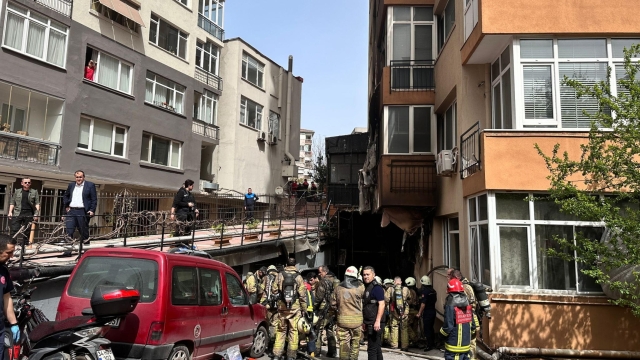 epa11255419 A handout picture provided by the Istanbul Fire Department shows, members of the Istanbul Fire Department try to control the fire at a nightclub in Istanbul, Turkey, 02 April 2024. Istanbul Mayor Ekrem Imamoglu announced in his statement that 16 people have died in the fire.  EPA/ISTANBUL FIRE DEPT. HANDOUT  HANDOUT EDITORIAL USE ONLY/NO SALES HANDOUT EDITORIAL USE ONLY/NO SALES