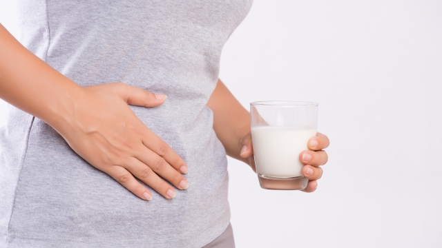Latte contro il bruciore di stomaco? La risposta definitiva