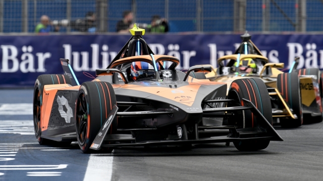 Jake Hughes, NEOM McLaren Formula E Team, e-4ORCE 04, leads Stoffel Vandoorne, DS Penske, DS E-Tense FE23