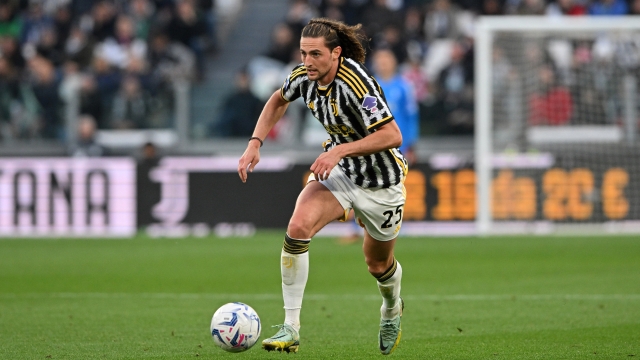 TURIN, ITALY - APRIL 27: Adrien Rabiot of Juventus runs with the ball during the Serie A TIM match between Juventus and AC Milan at Allianz Stadium on April 27, 2024 in Turin, Italy. (Photo by Chris Ricco - Juventus FC/Juventus FC via Getty Images)