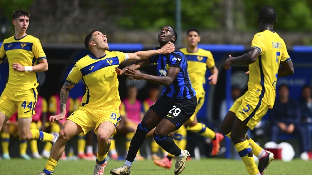 MILAN, ITALY - MAY 04: Oumar Diallo of FC Internazionale U19 in action during the Primavera 1 match between FC Internazionale U19 and Hellas Verona U19  at Konamy Youth Development Centre in memory of Giacinto Facchetti on May 04, 2024 in Milan, Italy.  (Photo by Mattia Pistoia - Inter/Inter via Getty Images)