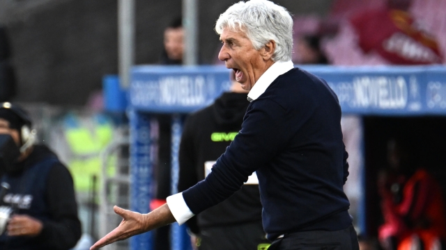 Atalanta's coach Gian Piero Gasperini gestures during the Italian Serie A soccer match US Salernitana vs Atalanta BC at the Arechi stadium in Salerno, Italy, 06 May 2024. ANSA/MASSIMO PICA