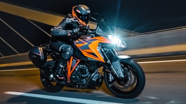 KTM 1290 SUPER DUKE GT