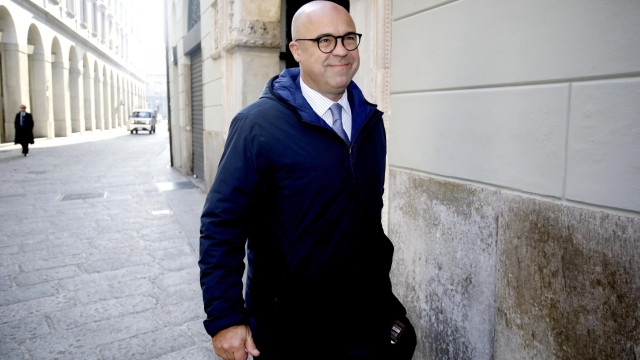 L'arrivo del notaio Carlo Marchetti per il consiglio di amministrazione di Mediobanca a Milano, 28 ottobre 2023.ANSA/MOURAD BALTI TOUATI