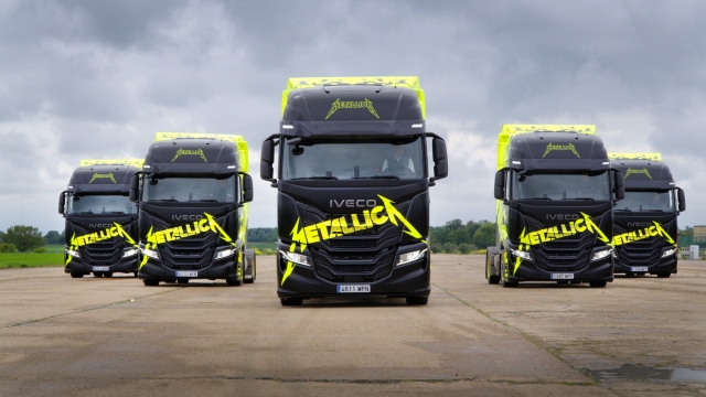 I truck Iveco che accompagneranno i Metallica in giro per l'Europa