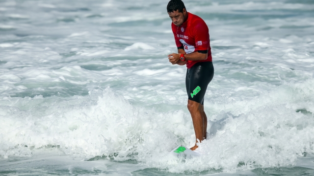 Intervista al surfista Adriano de Souza