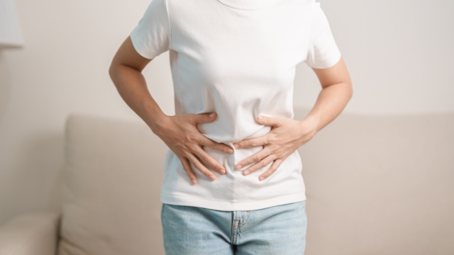 Tumore del colon retto i 2 sintomi da tenere d'occhio