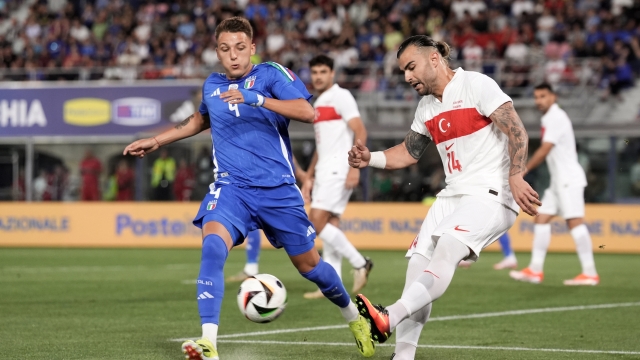 Turkiye's Abdulkerim Bardakci fights for the ball with Italy's Mateo Retegui during the Friendly Matches 2024 between Italy and Turkiye at Renato Dall’Ara Stadium - Sport, Soccer - Bologna, Italy - Tuesday June 4, 2024 (Photo by Massimo Paolone/LaPresse)