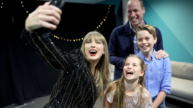 Taylor Swift, selfie con i principini George e Charlotte