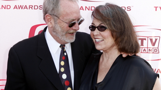 FILE -Actors Martin Mull, left, and Roseanne Barr arrive at the TV Land Awards on Sunday June 8, 2008 in Santa Monica, Calif. Martin Mull, whose droll, esoteric comedy and acting made him a hip sensation in the 1970s and later a beloved guest star on sitcoms including ?Roseanne? and ?Arrested Development,? has died, his daughter said Friday, June 28, 2024. (AP Photo/Matt Sayles, File)