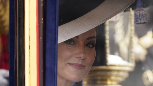 Kate, Princess of Wales looks out from her carriage as she travel to attend the Trooping the Color ceremony, in London, Saturday, June 15, 2024. Trooping the Color is the King\'s Birthday Parade and one of the nation\'s most impressive and iconic annual events attended by almost every member of the Royal Family. (AP Photo/Alberto Pezzali)    Associated Press / LaPresse Only italy and Spain