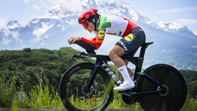 epa11414662 Elisa Longo Borghini from Italy of Lidl-Trek in action during the Tour de Suisse Women second stage, a 15.7km individual time trial from Aigle to Villars-Sur-Ollon, Switzerland, 16 June 2024.  EPA/GIAN EHRENZELLER