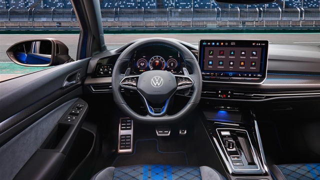 Volkswagen-Golf-R-2024