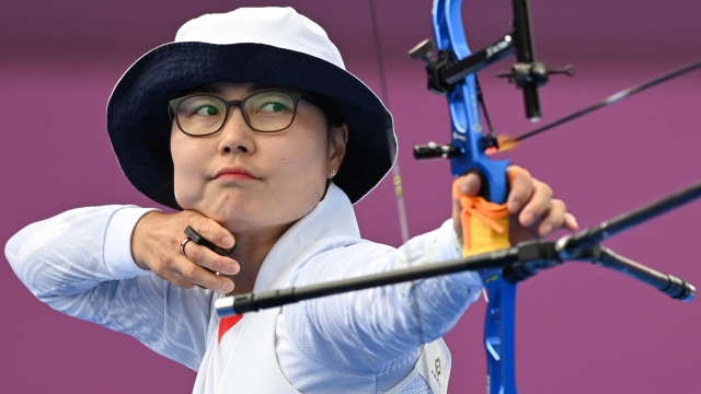 Japan's Ren Hayakawa competes in the women's individual eliminations during the Tokyo 2020 Olympic Games at Yumenoshima Park Archery Field in Tokyo on July 30, 2021. (Photo by ADEK BERRY / AFP)