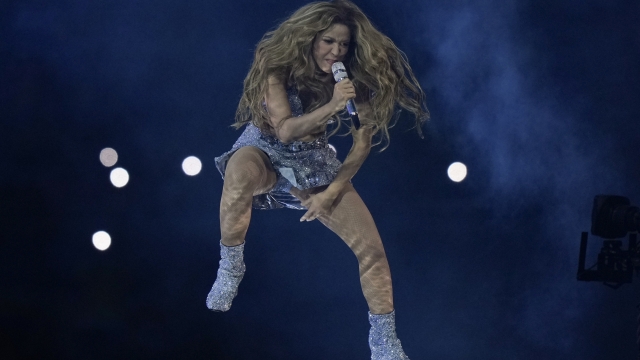 Colombian singer Shakira performs at halftime of the Copa America final soccer match between Argentina and Colombia in Miami Gardens, Fla., Sunday, July 14, 2024. (AP Photo/Wilfredo Lee)