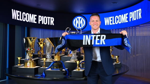 MILAN, ITALY - JULY 06: FC Internazionale unveil new signing Piotr Zielinski at Inter Headquarters on July 06, 2024 in Milan, Italy. (Photo by Mattia Pistoia - Inter/Inter via Getty Images)
