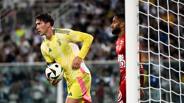 PESCARA, ITALY - AUGUST 3: Dusan Vlahovic of Juventus celebrates 1-1 goal during the Juventus FC v Brest  Pre Season Friendly at Stadio Adriatico on August 3, 2024 in Pescara, Italy. (Photo by Daniele Badolato - Juventus FC/Juventus FC via Getty Images)