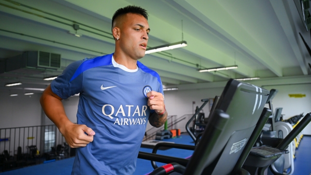 COMO, ITALY - AUGUST 06: Lautaro Martinez of FC Internazionale in action during the FC Internazionale training session at BPER Training Centre at Appiano Gentile on August 06, 2024 in Como, Italy. (Photo by Mattia Pistoia - Inter/Inter via Getty Images)