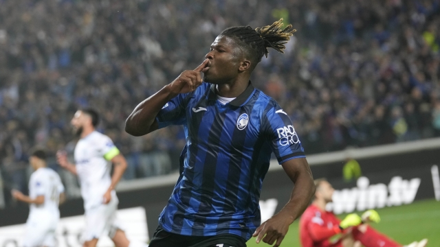 Atalanta's El Bilal Toure celebrates after scoring his side's third goal during the Europa League semifinal second leg soccer match between Atalanta and Marseille at the Bergamo's stadium, in Bergamo, Italy, Thursday, May 9, 2024. (AP Photo/Antonio Calanni)