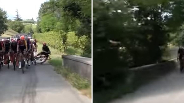 I fermo immagine mostrano la caduta di Alice Toniolli, in un fermo immagine tratto dalla cronaca diretta di Extraciclismo su Youtube. Alice Toniolli, 19enne atleta della Top Gils Fassa Bortolo, più volte in azzurro e campionessa europea lo scorso anno agli Europei strada nella staffetta juniores, "da ieri è ricoverata in gravi condizioni all'ospedale di Treviso, dopo aver violentemente battuto la testa contro un muretto nel corso della gara femminile del 'Circuito dell'Assunta' disputata ieri a Ceneda di Vittorio Veneto, in provincia di Treviso".  FERMO IMMAGINE EXTRACICLISMO/YOUTUBE +++ ANSA PROVIDES ACCESS TO THIS HANDOUT PHOTO TO BE USED SOLELY TO ILLUSTRATE NEWS REPORTING OR COMMENTARY ON THE FACTS OR EVENTS DEPICTED IN THIS IMAGE; NO ARCHIVING; NO LICENSING +++ NPK +++