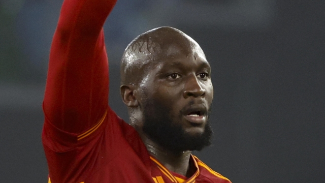 AS Roma's Romelu Lukaku celebrates with teammates after scoring during the Italian Serie A soccer match between AS Roma and SSC Napoli at the Olimpico stadium in Rome, Italy, 23 December 2023. ANSA/FABIO FRUSTACI