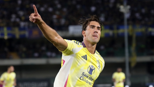 Dusan Vlahovic (9 Juventus FC) In action  during the  Serie A enilive soccer match between Hellas Verona  and Juventus at the Marcantonio Bentegodi Stadium, north Est Italy - Monday, August  26, 2024. Sport - Soccer (Photo by Paola Garbuio /Lapresse)