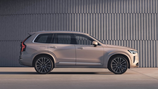 nuova volvo xc90 plug in hybrid