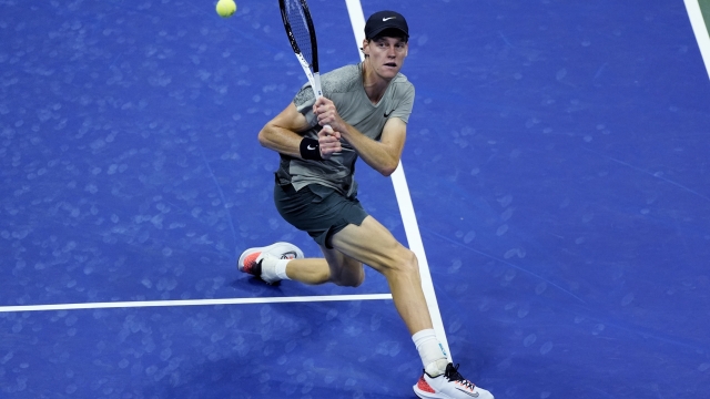 Jannik Sinner, of Italy, returns to Daniil Medvedev, of Russia, during the quarterfinals of the U.S. Open tennis championships, Wednesday, Sept. 4, 2024, in New York. (AP Photo/Eduardo Munoz Alvarez)