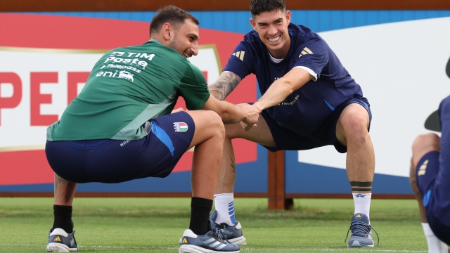 FLORENCE, ITALY - SEPTEMBER 02:  Gianluigi Donnarumma and Alessandro Bastoni of Italy in action during a Italy training session at Centro Tecnico Federale di Coverciano on September 02, 2024 in Florence, Italy. (Photo by Claudio Villa/Getty Images)