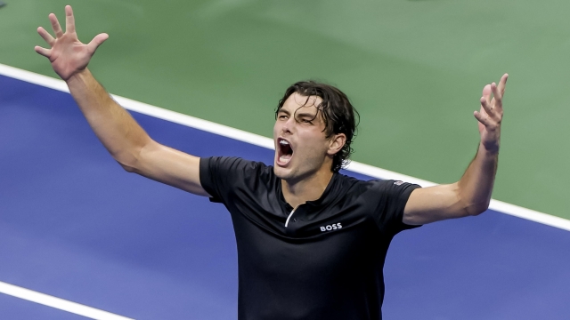 epaselect epa11590641 Taylor Fritz of the United States reacts after defeating Frances Tiafoe of the United States during their semifinals match of the US Open Tennis Championships at the USTA Billie Jean King National Tennis Center in Flushing Meadows, New York, USA, 06 September 2024.  EPA/CJ GUNTHER