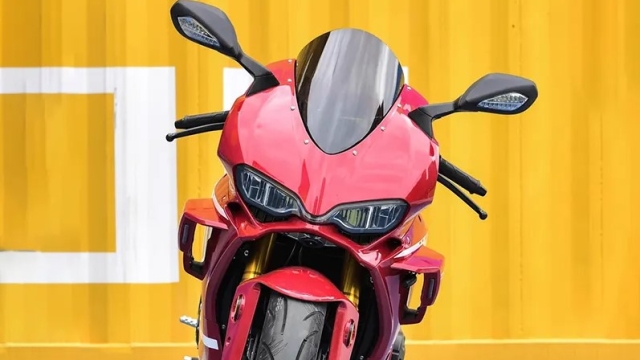 modiwai 800 rr front