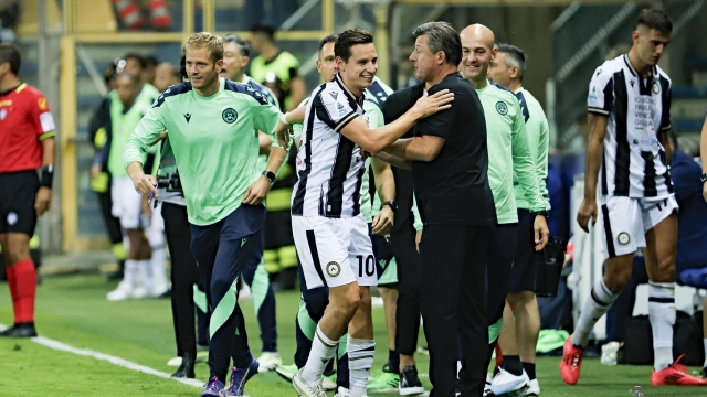 Udinese's  Florian Thauvin jubilates with his teammates after scoring the goal  during the Italian Serie A soccer match Parma Calcio vs Udinese Calcio  at Ennio Tardini stadium in Parma, Italy, 16 September 2024. ANSA / SERENA CAMPANINI