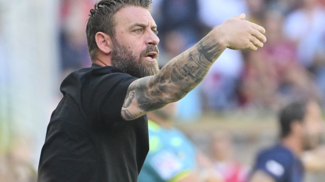 GENOA, ITALY - SEPTEMBER 15: AS Roma coach Daniele De Rossi during the Serie A match between Genoa and AS Roma at Stadio Luigi Ferraris on September 15, 2024 in Genoa, Italy. (Photo by Luciano Rossi/AS Roma via Getty Images)