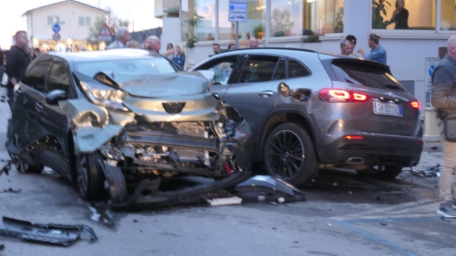 2 morti e 6 feriti in un incidente in via Italica a Lido di Camaiore (LU) 18.09.2024ANSA/RICCARDO DALLE LUCHE