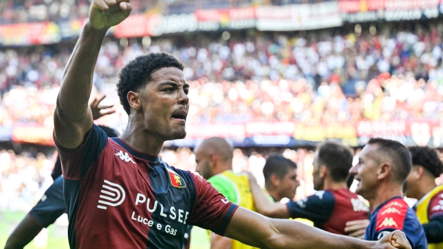 GENOA, ITALY - SEPTEMBER 15: Koni De Winter of Genoa celebrates after scoring a goal during the Serie A match between Genoa CFC and AS Roma at Stadio Luigi Ferraris on September 15, 2024 in Genoa, Italy. (Photo by Getty Images/Getty Images)