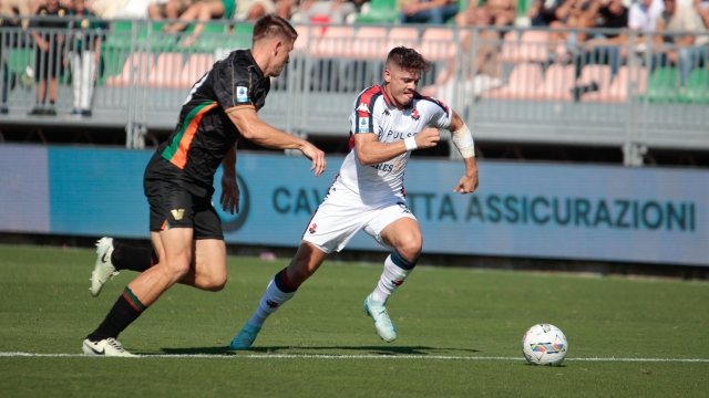 Genoa's Vitinha in action against Venezias Jay Idzes  during the italian soccer Serie A match between Venezia Calcio vs Genoa CFC on September 21, 2024 at the Pierluigi Penzo stadium in Venezia, Italy. ANSA/Mattia Radoni