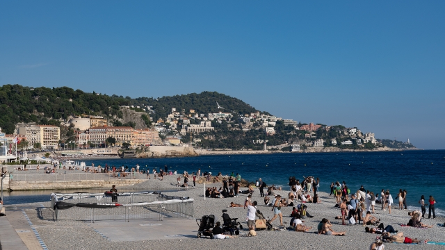 4. Il teatro della gara la spiaggia sotto la Promenade Des Anglais