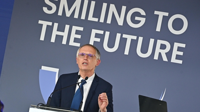 Carlos Tavares Amministratore delegato di Stellantis  durante le celebrazioni per i 125 anni della Fiat presso la pista 500 sul tetto del lingotto, Torino, 11 luglio 2024 ANSA/ ALESSANDRO DI MARCO --- --- Carlos Tavares CEO of Stellantis during the celebrations for the 125 years of Fiat at the 500 track on the Lingotto roof, Turin, 11 July 2024 ANSA/ ALESSANDRO DI MARCO