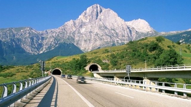 traforo gran sasso-tunnel-lavori-in-corso