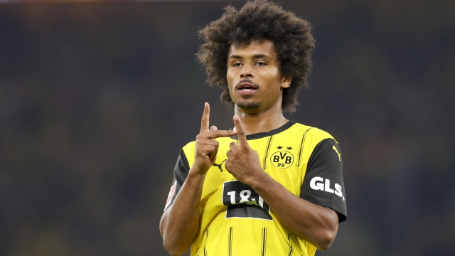 epa11602829 Karim Adeyemi of Dortmund celebrates after scoring the 2-0 goal during the German Bundesliga soccer match between Borussia Dortmund and 1.FC Heidenheim in Dortmund, Germany, 13 September 2024.  EPA/CHRISTOPHER NEUNDORF CONDITIONS - ATTENTION: The DFL regulations prohibit any use of photographs as image sequences and/or quasi-video.